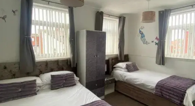 Трёхместный номер Standard Mayfair hotel Blackpool city centre