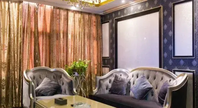 Qi Jinbaihui Business Hotel, Rezervovat Hotel Hebi Henan