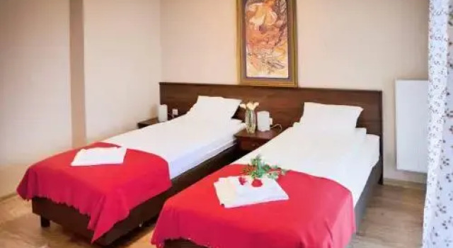 Bialy Kruk Hotel, Varaa Hotelli Starogard Gdanski Pommeri