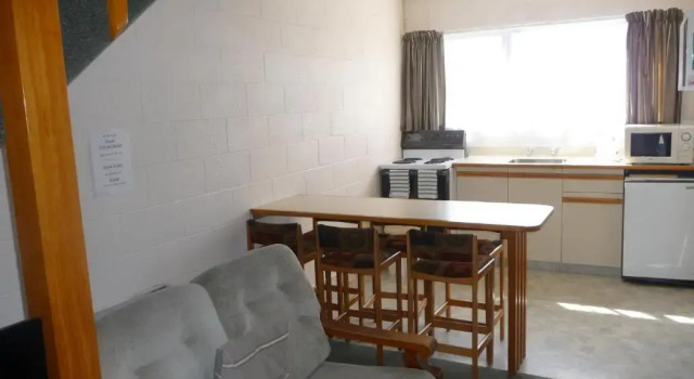 Апартаменты Coachmans Lodge Motel