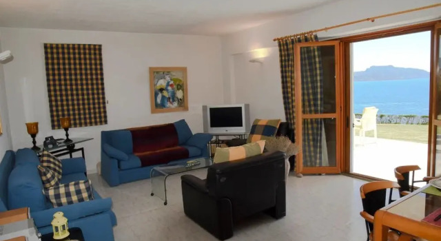 Ground Floor apt. · Villa by the Sea, Забронировать Вилла Виллы Монемвасия, Вилла
