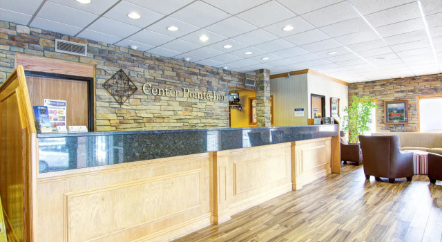 Best Western Center Pointe Inn, Забронировать Отель Отели Table Rock Lake с парковкой, Парковка