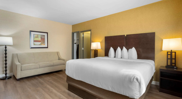 Двухместный люкс Best Western Plus Plaza Hotel