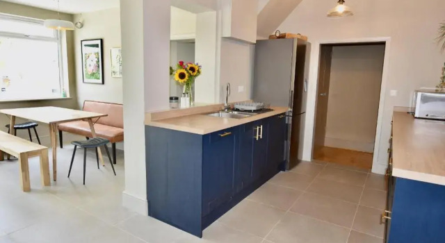 Вилла Blenheim House an Immaculate sea side home for 12 guests, plus swimming pool.