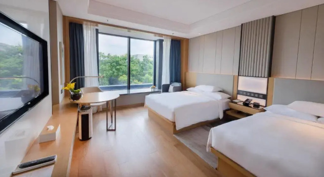 Четырёхместный номер Deluxe с видом на сад Courtyard by Marriott Hangzhou West