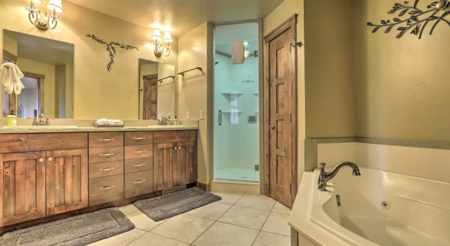 Коттедж Luxurious Cedar City Getaway: 32 Mi to Brian Head!