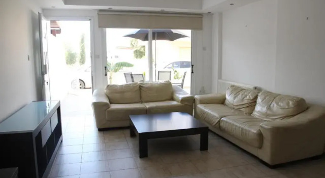Lovely 2 bedroom ground floor apartment