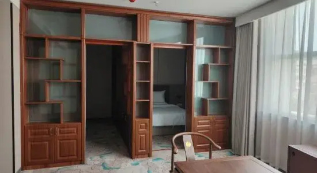 Люкс Deluxe Tangyin Jintai Business Hotel
