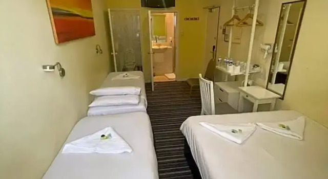 Семейный номер Standard Manor Hotel