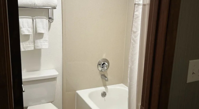 Люкс Country Inn & Suites by Radisson, Delta Park North Portland