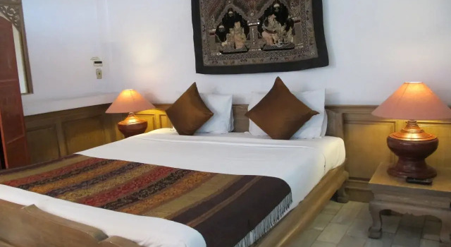 The Red Hibicus Guest House, Забронировать Отель Чиангмай провинция Чианг Май
