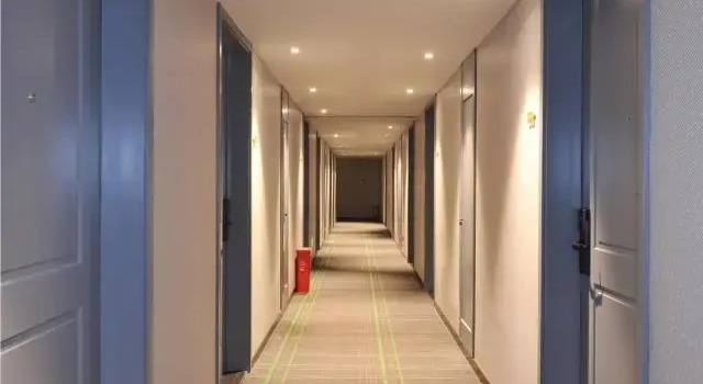 Premier City Comfort Hotel Chengdu Tiashen Nan Road Metro Station, Boek Hotel Hotels in Chengdu met parkeren, Parkeren