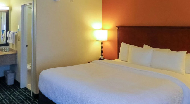 Двухместный номер Standard с балконом Quality Inn Cranberry Township