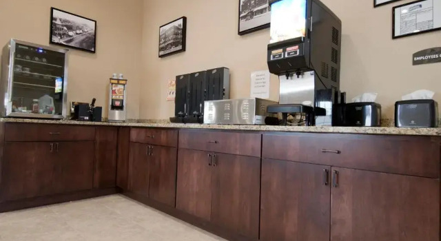 Cornerstone Inn & Suites Oelwein, Забронировать Отель Элвайн Айова