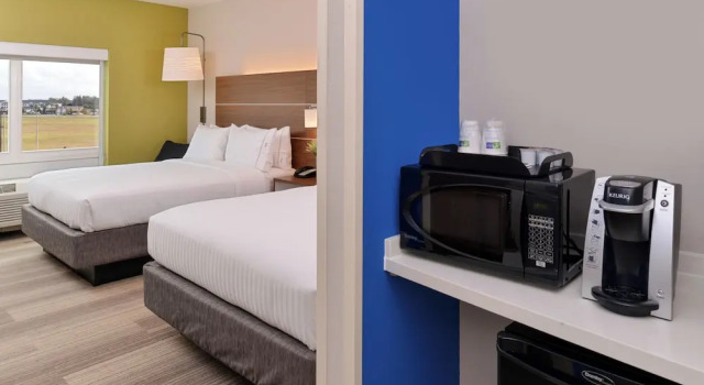 Четырёхместный номер Standard Holiday Inn Express & Suites Trinity by IHG
