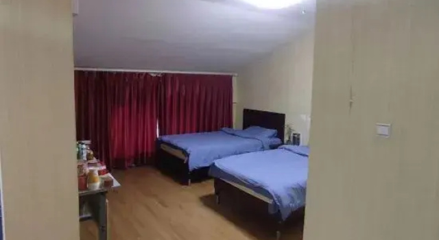 Jingyue E-Sports Hotel (Zhuge Liang Square), Varaa Hotelli Hotellit Shandong pysäköinnillä, Pysäköinti