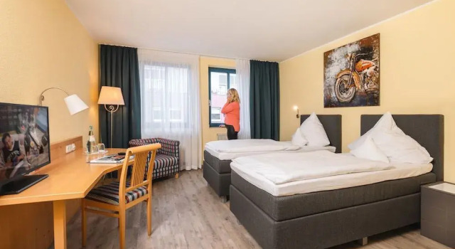 Hotel am Park, Забронировать Отель Хюккельхофен 