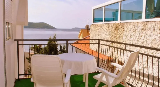 Апартаменты с 2 комнатами с балконом и с видом на море Sea View Apartments