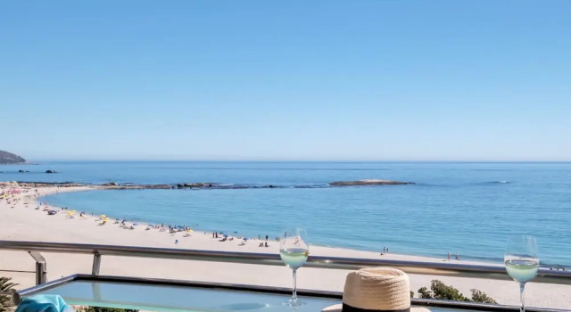 Апартаменты Beautiful Holiday Apartment Overlooking the Beach Modoco