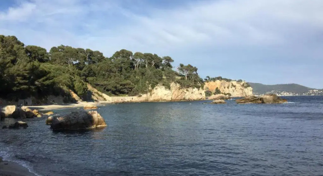 Коттедж Studio proche mer et ville TOULON 2 pers
