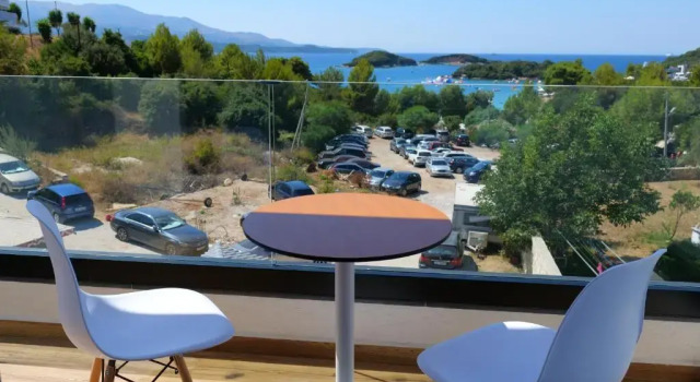Luksusowy dwuosobowy pokój i balkonem i z widokiem na morze Hotel Bora Bora