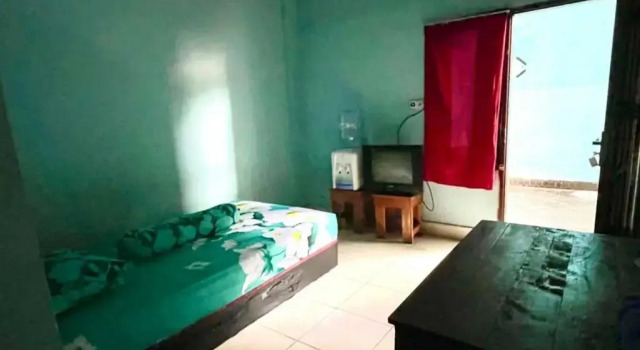 EXPRESS O 91669 Kost Amel Near Taman Mattirotasi, Rezervovat Hotel Hotely v Sulawesi s parkováním, Parkování