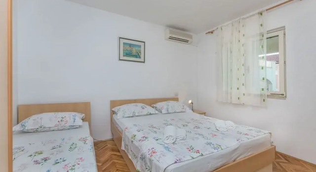 Apartments and Room Nevenka