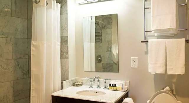 Двухместный люкс The Esquire Hotel Downtown Gastonia, an Ascend Collection Hotel