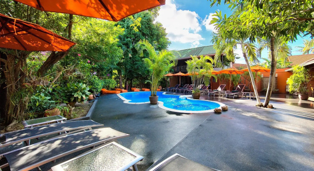 Кровать в общем номере Eden Bungalows Fishermans village