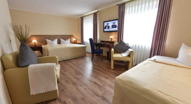 Семейный номер Standard Atrium Hotel Amadeus