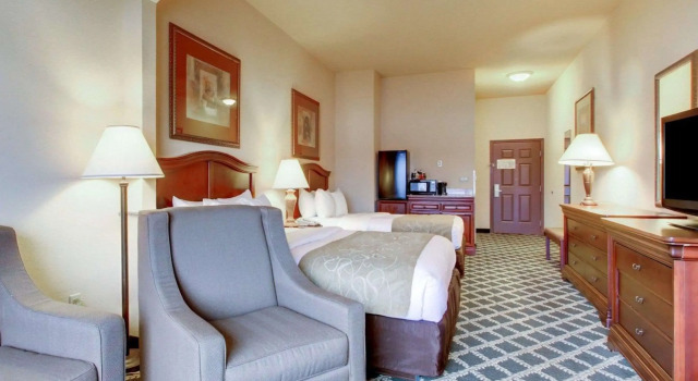 Clarion Suites Vidalia Riverfront, Boek Hotel Hotels in Missouri met zwembad, Zwembad