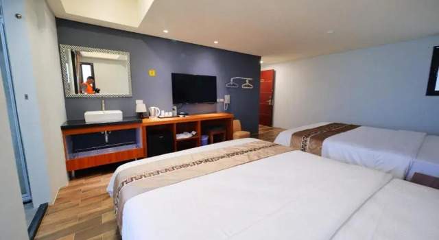 Camera quadrupla Standard con balcone Apause Hotel
