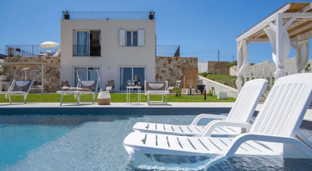 Вилла с балконом Sicily luxury Marzamemi