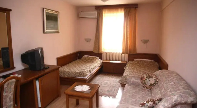 Трёхместный номер Standard Garni Hotel PBG