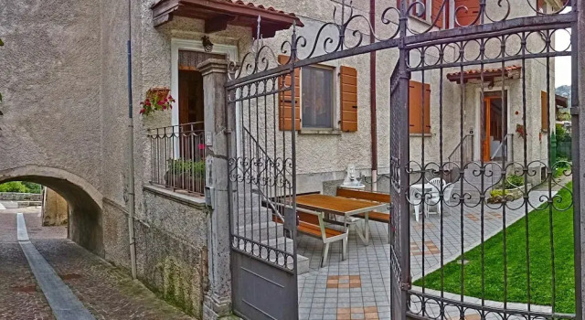 Casa del Borgo Augusta, Забронировать Отель Тремозине-суль-Гарда Тренто