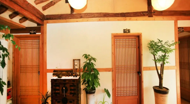 Saekdong Jeogori Hanok Guesthouse Jeonju