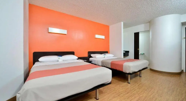 Четырёхместный номер Standard Motel 6-Plano, TX - West - Frisco