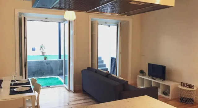 Апартаменты Senhora do Monte Apartment 2(esq) with Outdoor Space