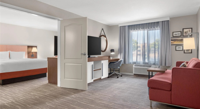 Люкс Hampton Inn & Suites Fresno
