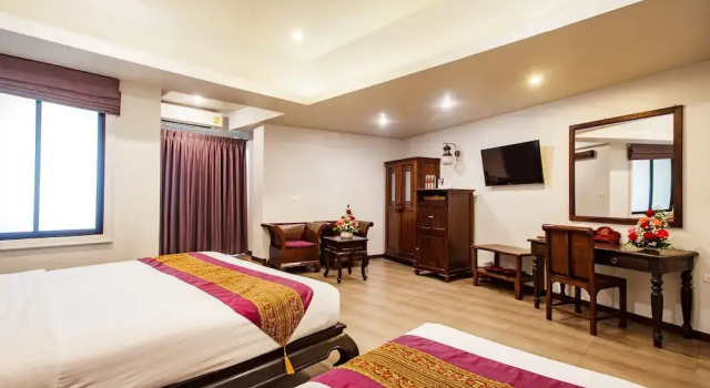 Трёхместный номер Deluxe с балконом Raming Lodge Hotel