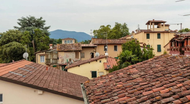 Casa Enea In Lucca With 2 Bedrooms And 1 Bathrooms