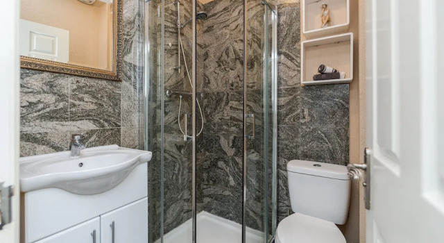 Номер Standard Watford General Suites