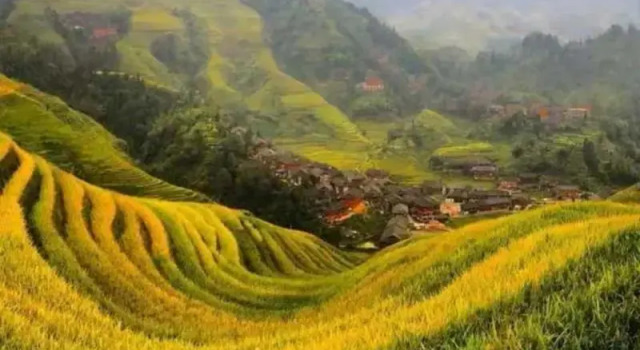 Guilin Longji Zhai Hualou Inn