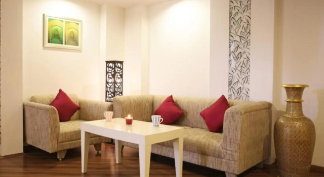 Люкс Deluxe Golden Tulip Jaipur City Center