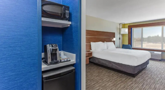 Двухместный номер Standard Holiday Inn Express Elk Grove West I-5 by IHG