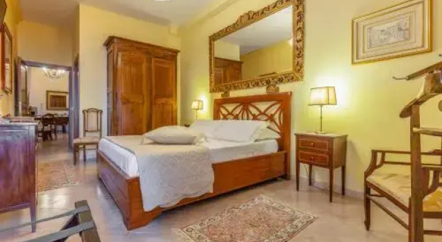 B & B La Fontaine, Book Hotel Hoteller i Lake Vico med parkering, Parkering