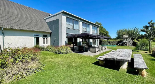 Коттедж Villa near Teuge Airport and Paleis t Loo