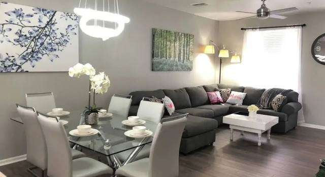 Tideview 44 · Walk TO Convention! Modern. Universal& Disney, Book Lejlighed Hoteller i Kissimmee med pool, Swimmingpool