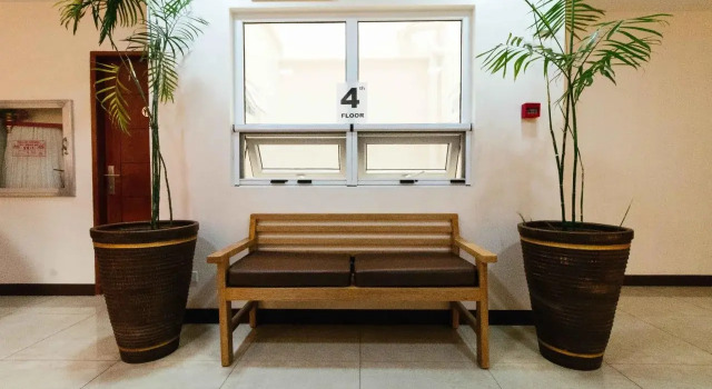 RedDoorz Premium @ Sampaloc Makati, Prenota Hotel Makati City 