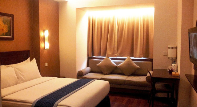 Grand Orchid Hotel, Boek Hotel Solo. Central Java